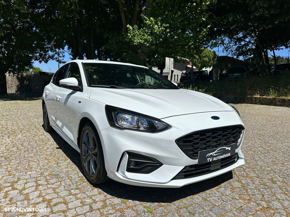 Ford Focus 1.0 EcoBoost S&S ST-LINE - 11