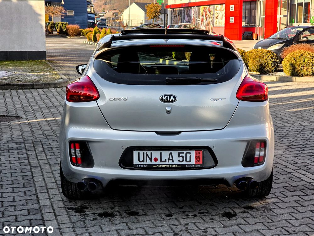 Kia Ceed - 10