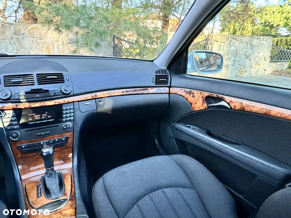Mercedes-Benz Klasa E 320 CDI Elegance - 19