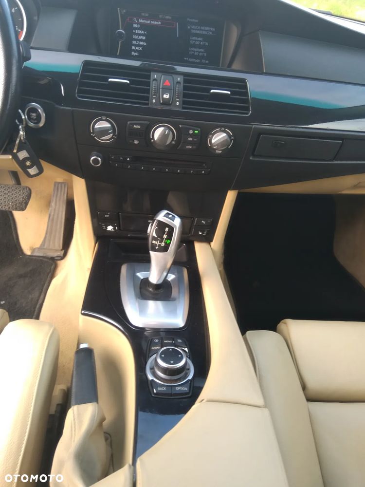 BMW Seria 5 520d Touring Special Edition - 19