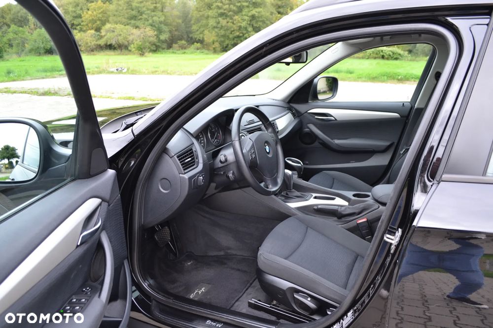 BMW X1 sDrive18d xLine - 13
