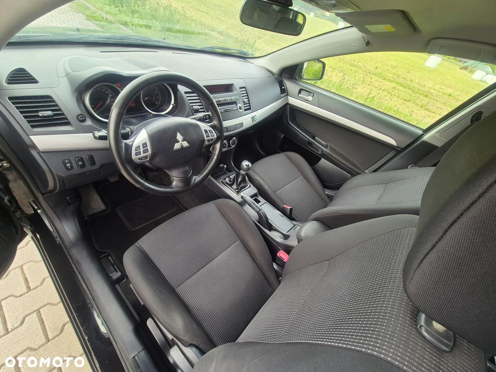Mitsubishi Lancer 1.8 Intense - 23