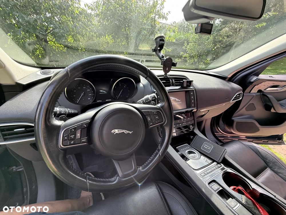 Jaguar F-Pace 2.0 i4D AWD Prestige - 16