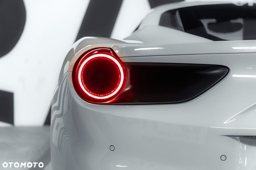 Ferrari 488 - 16