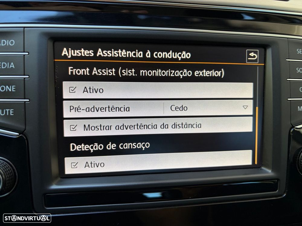 VW Passat Variant 2.0 TDI Highline DSG - 37