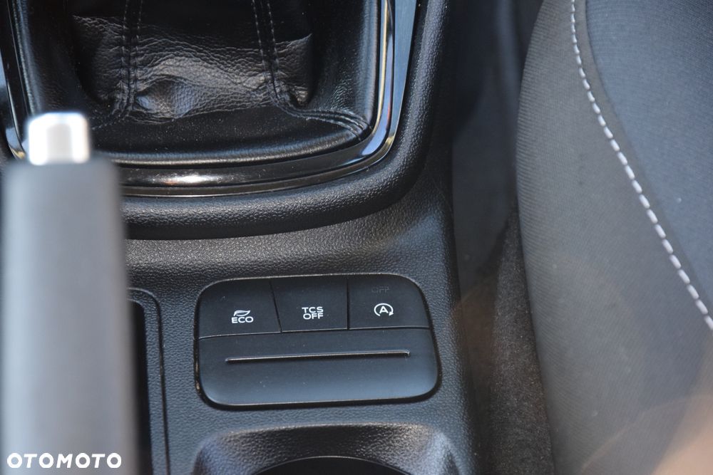 Ford Fiesta - 25