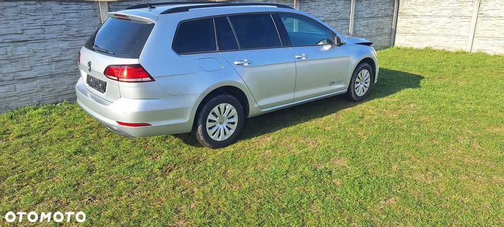 Volkswagen Golf - 4
