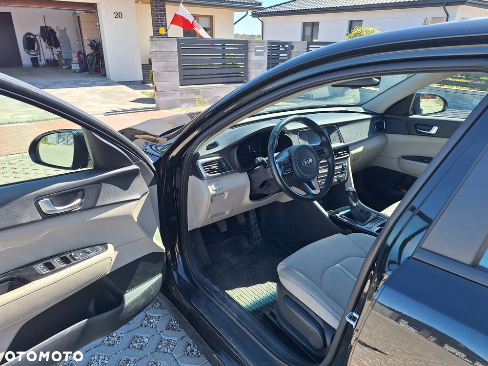 Kia Optima 2.0 L - 5