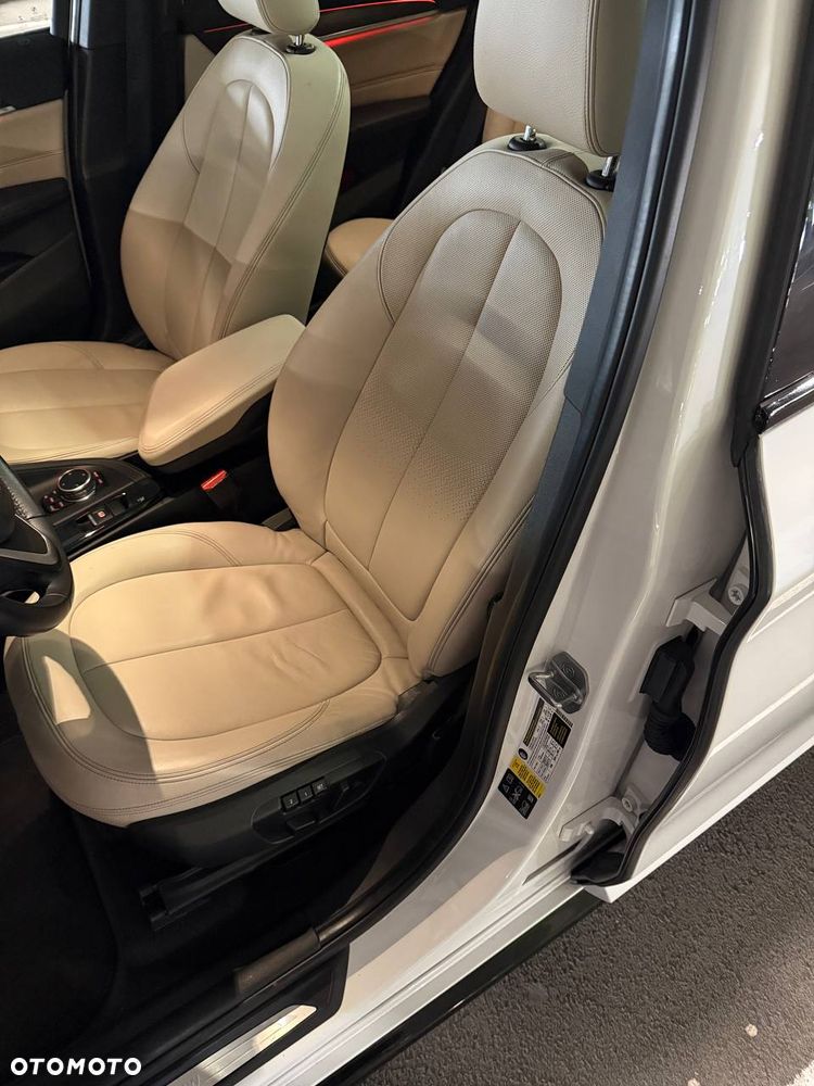 BMW X1 xDrive25i xLine - 12