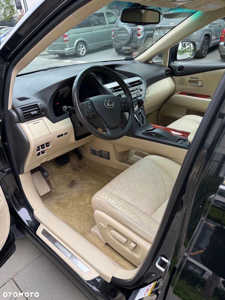 Lexus RX - 9