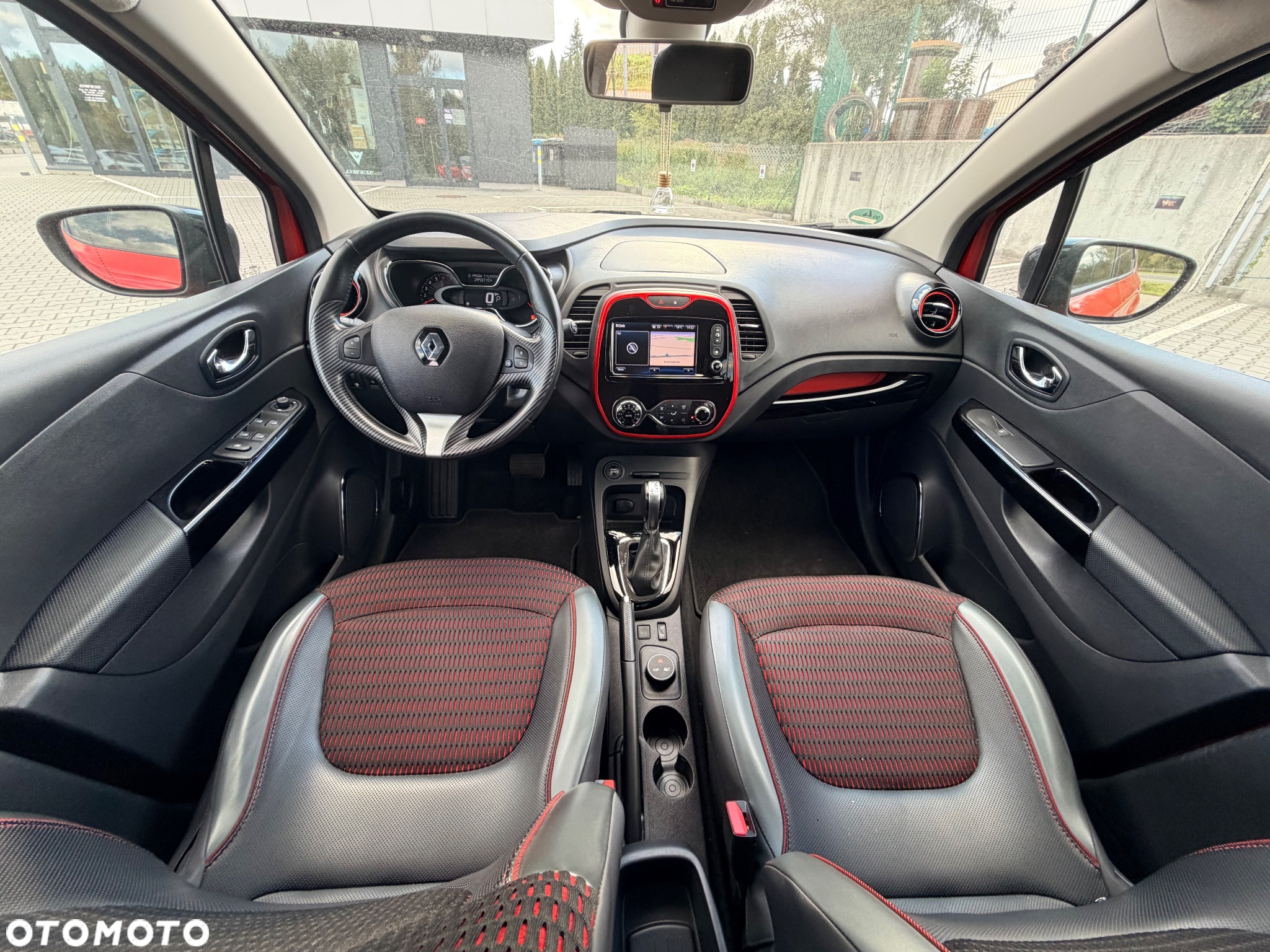 Renault Captur 1.2 TCe Helly Hansen EDC - 21