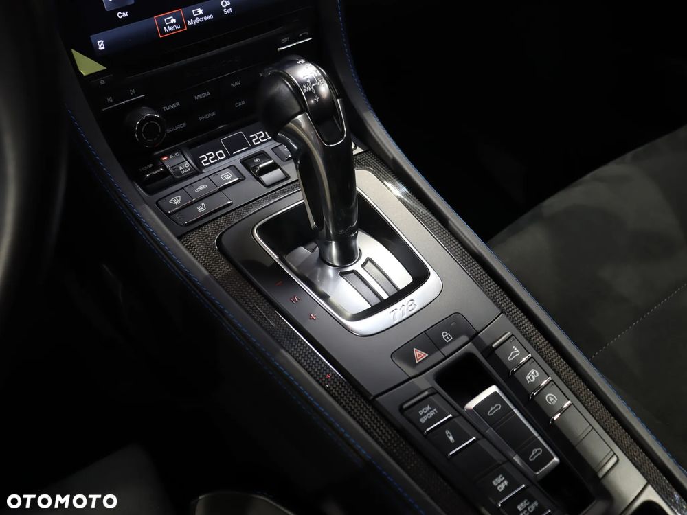 Porsche 718 Spyder - 24