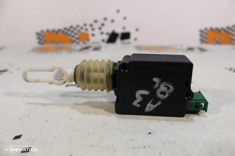 Fecho Da Mala Audi A3 (8L1)  4B9962115 / 4B9 962 115 - 4