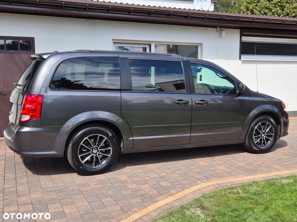 Dodge Grand Caravan - 23