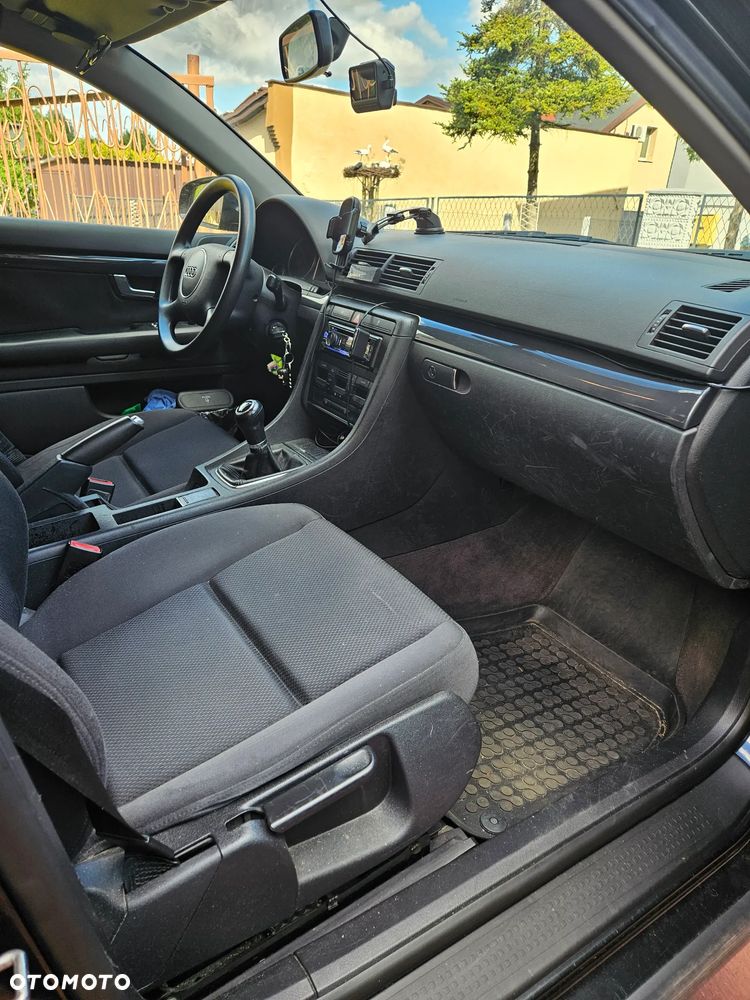 Audi A4 Limousine - 8