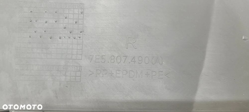 VW T5 LIFT ATRAPA KRATKA ZDERZAKA PRAWA 10- NOWA - 3