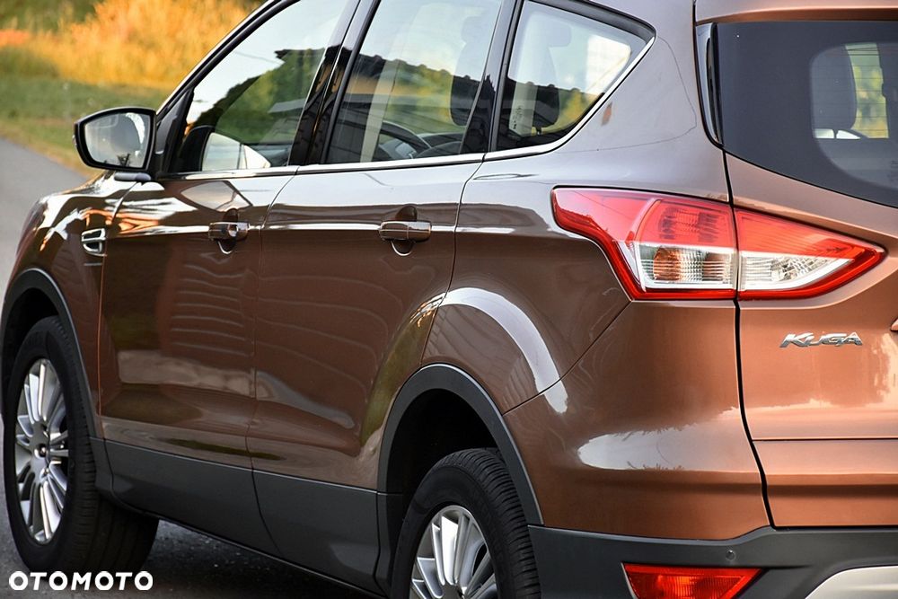 Ford Kuga 2.0 TDCi 2x4 Titanium - 12