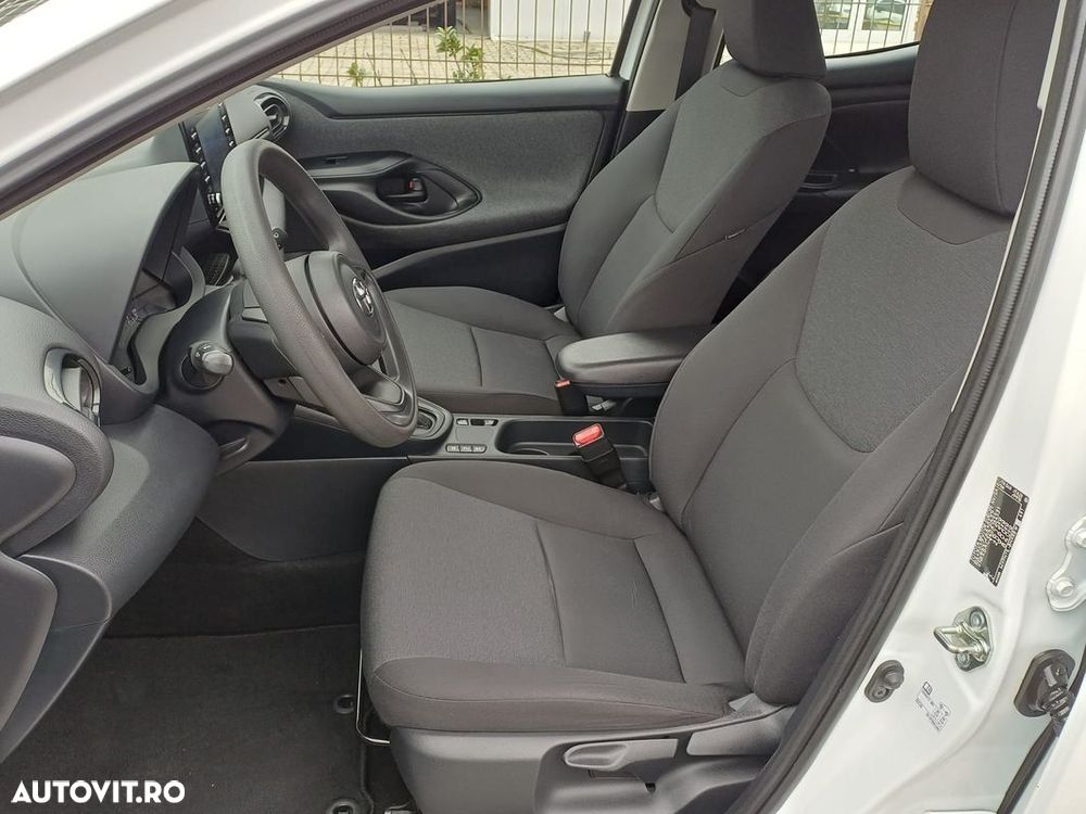 Toyota Yaris - 10