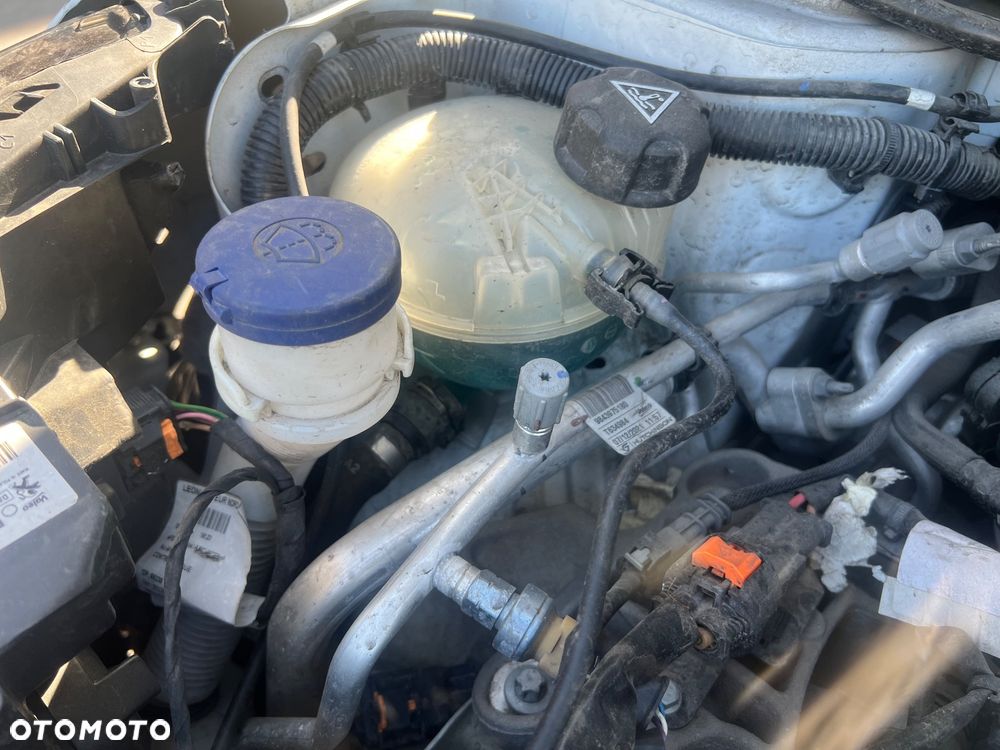 Peugeot 208 Elektromotor 136 E-Style - 14