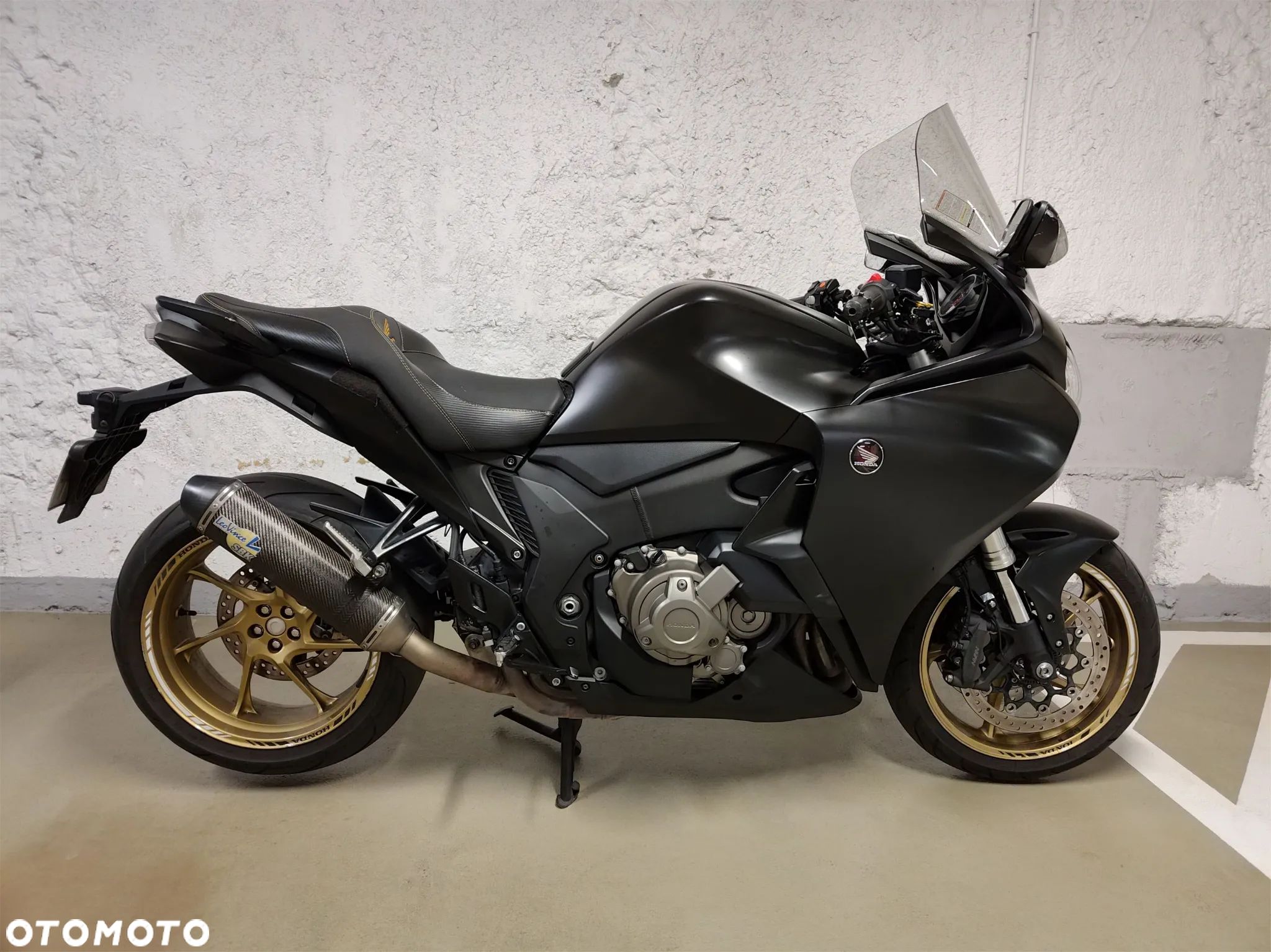 Honda VFR - 1