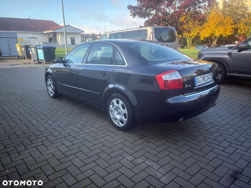 Audi A4 Limousine - 5