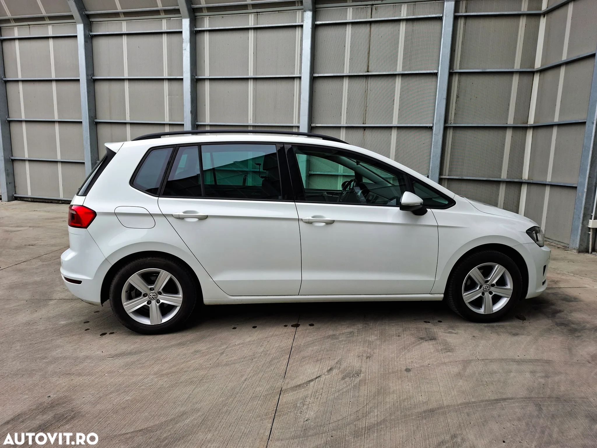 Volkswagen Golf Sportsvan 1.6 TDI BlueMotion Comfortline - 10