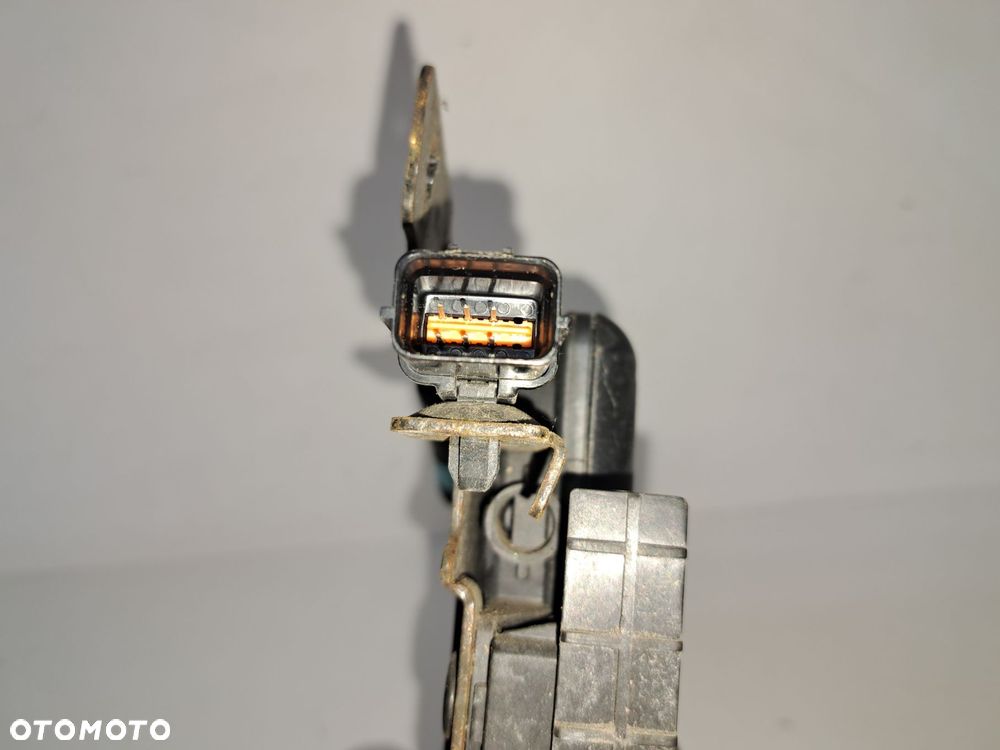 HYUNDAI I30 III 17 19 RADAR TYLNY PRAW  95821-G4000 - 4