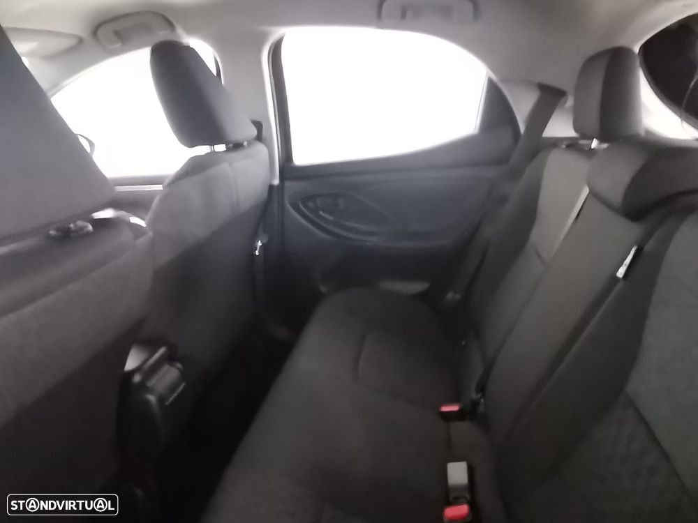 Toyota Yaris 1.5 HDF Comfort Plus - 12