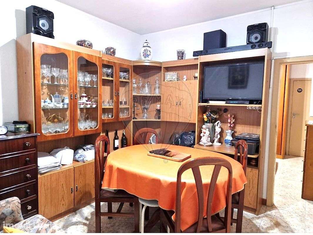 Moradia T2 para venda - Grande imagem: 2/7