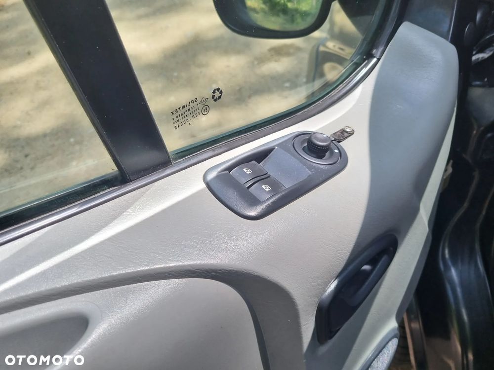 Renault Trafic - 10