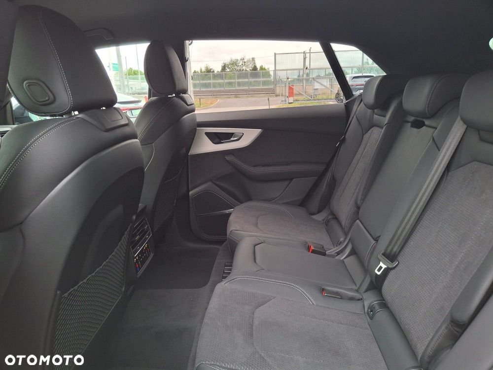 Audi Q8 - 24