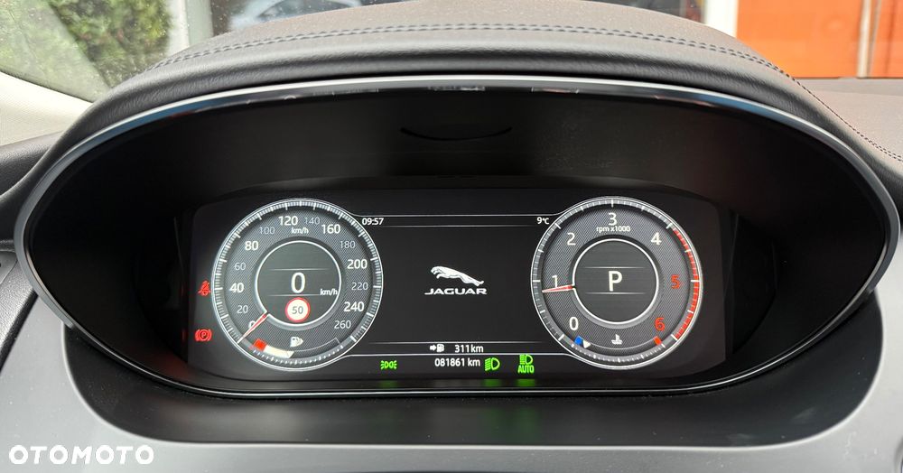 Jaguar E-Pace - 16