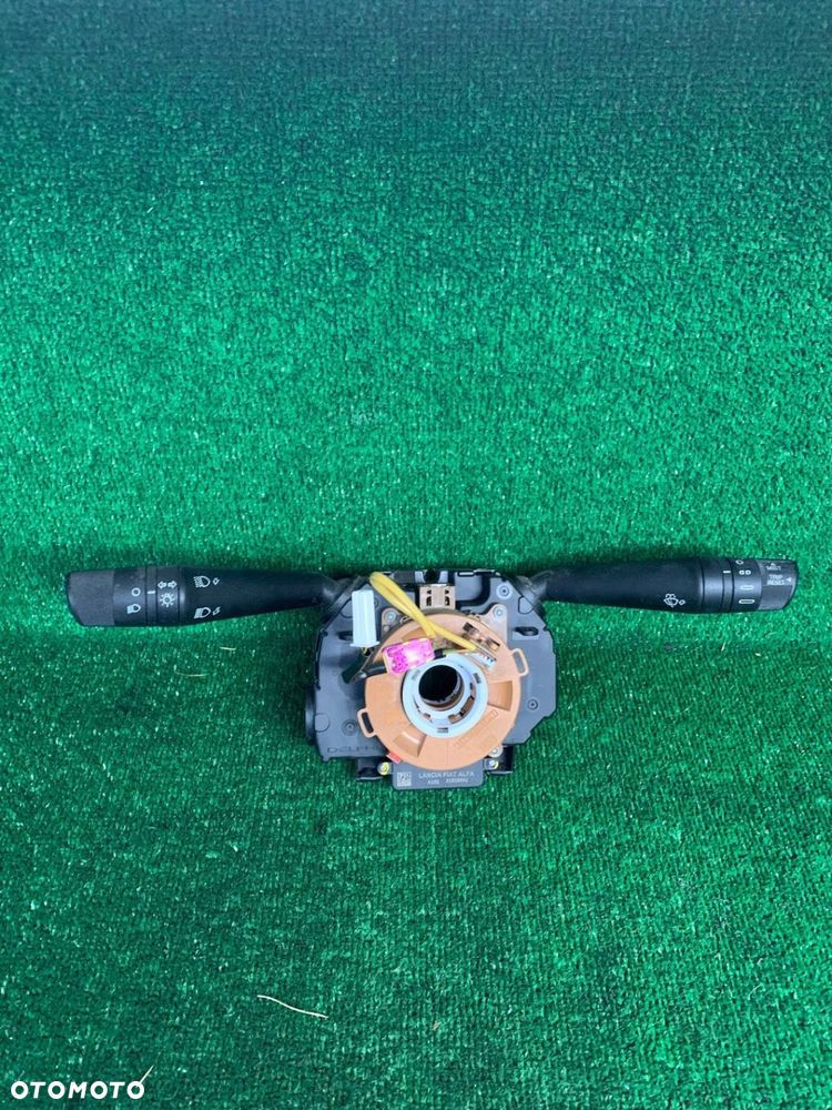 Przełączniki pod kierownice świateł manetka Fiat Doblo II Lift 7356211640