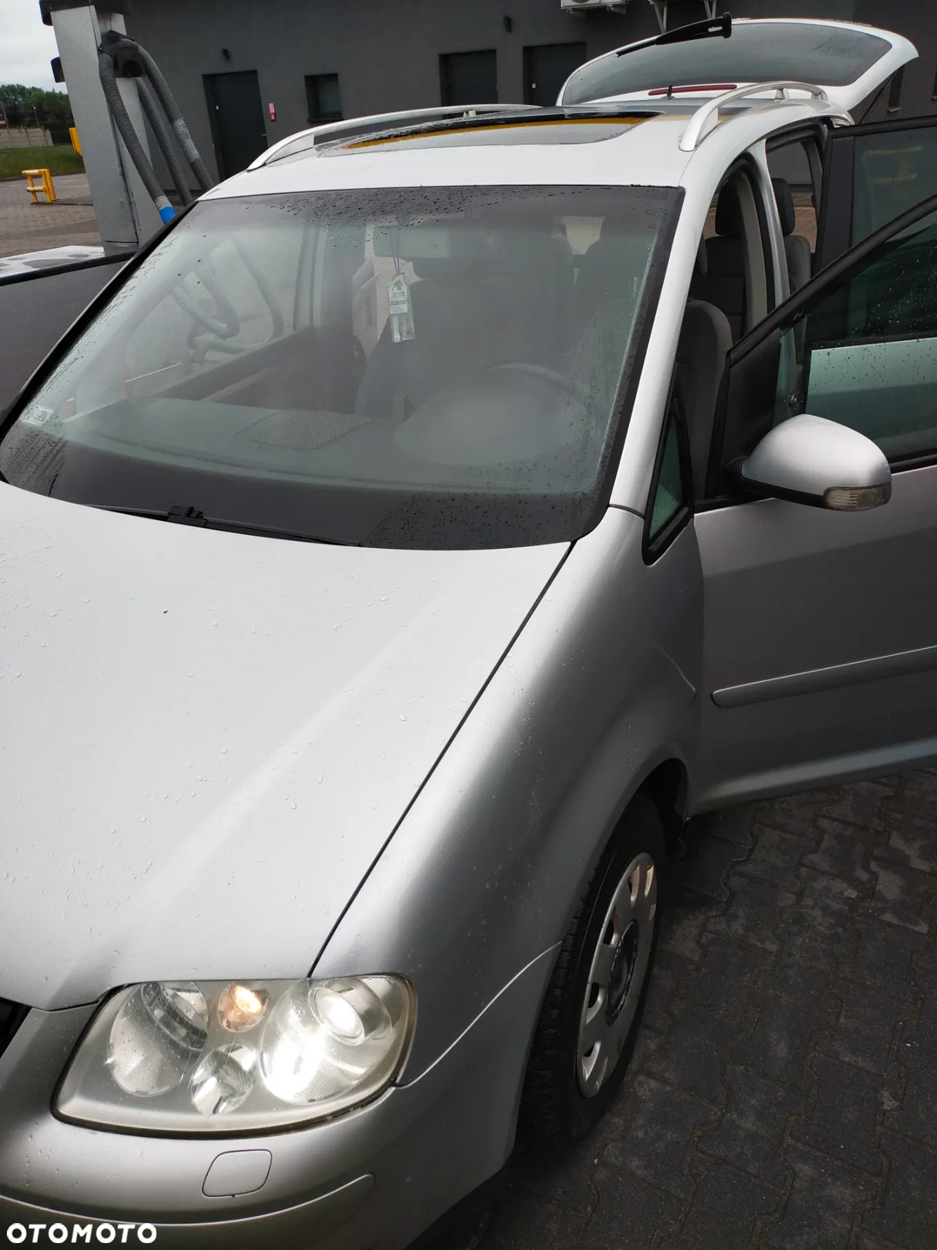 Volkswagen Touran 2.0 TDI Highline - 9