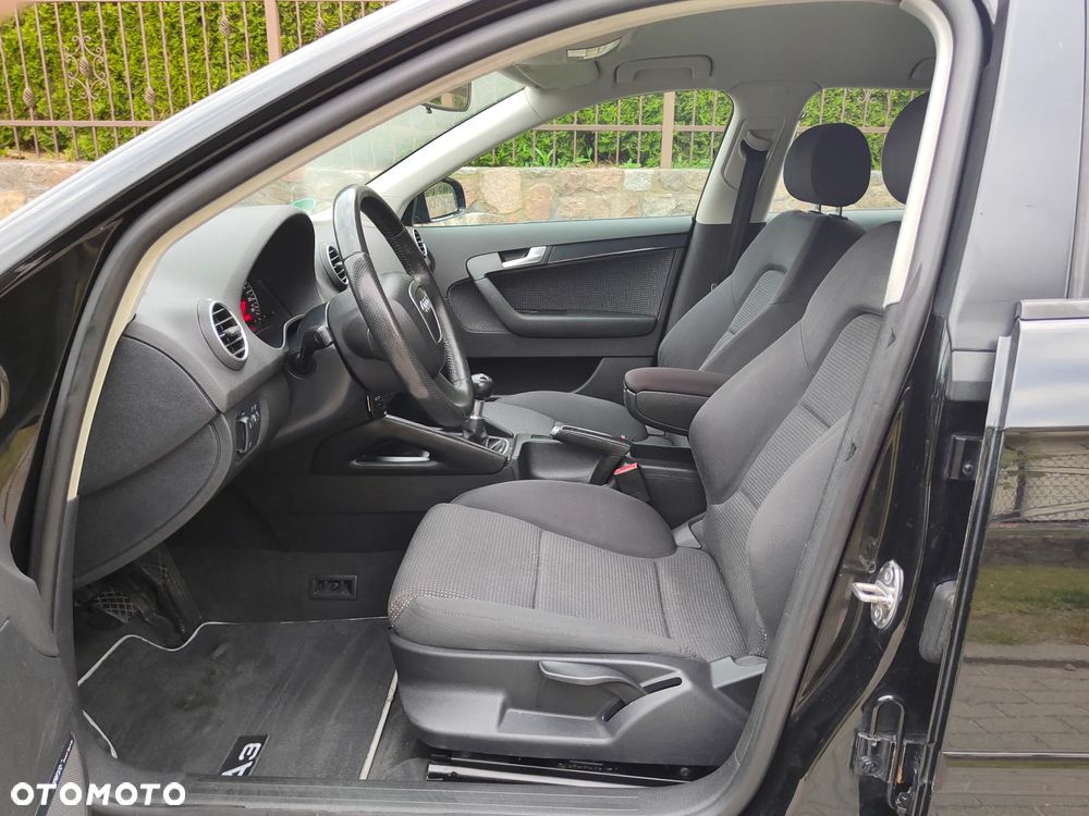 Audi A3 Sportback 1.6 Ambition - 14