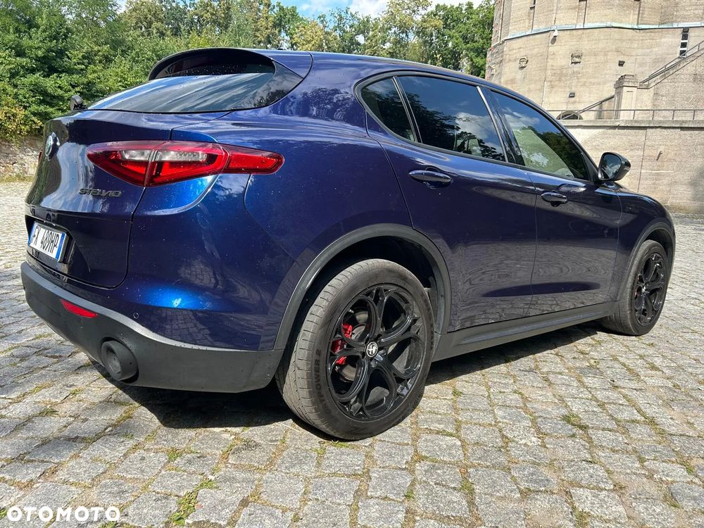 Alfa Romeo Stelvio 2.2 Diesel 16V AT8 Q4 Business - 3