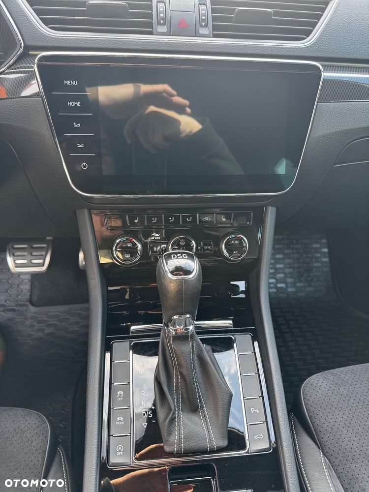 Skoda Superb 2.0 TDI SCR Sportline DSG - 11