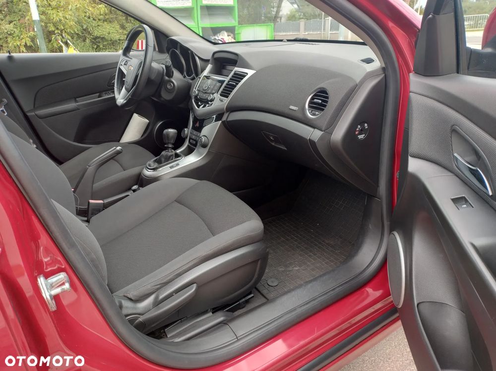 Chevrolet Cruze 1.6 LT - 23