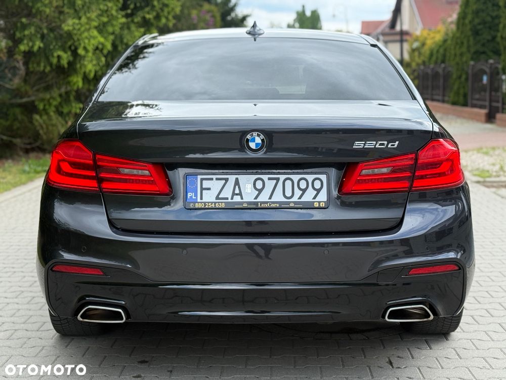 BMW Seria 5 520d M Sport - 8