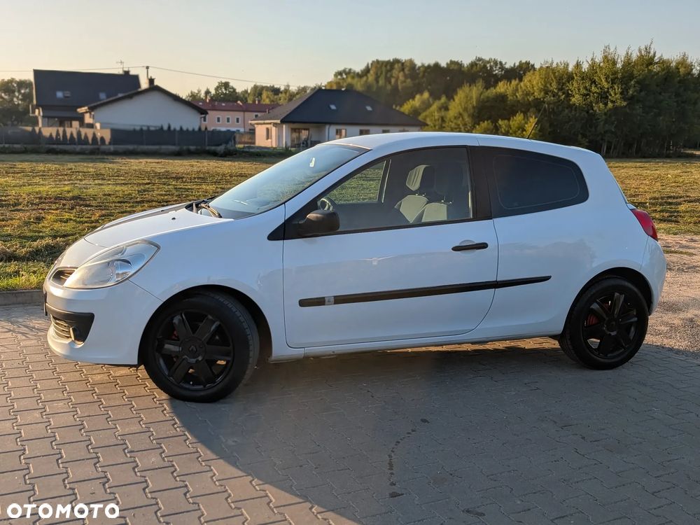 Renault Clio - 10