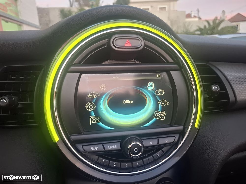 MINI Cabrio Cooper Essential - 14