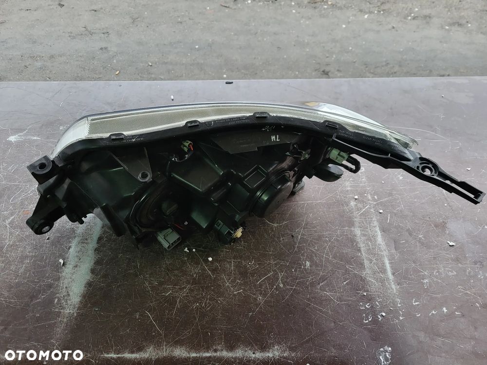 Subaru Forester 3 bixenon prawy - 2