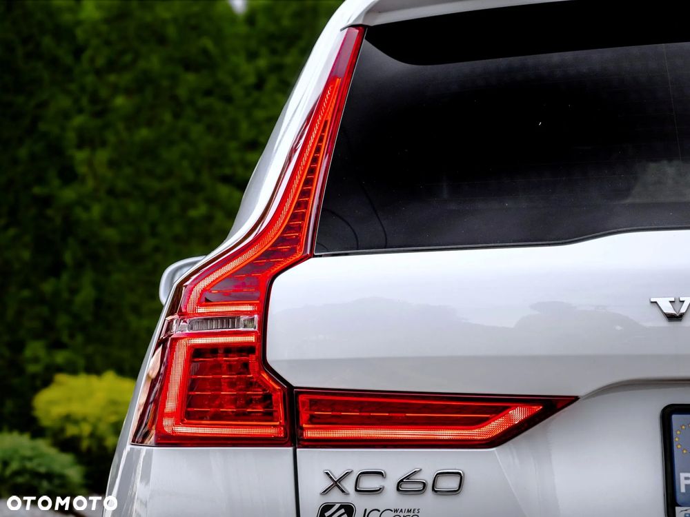 Volvo XC 60 D4 AWD Geartronic RDesign - 34
