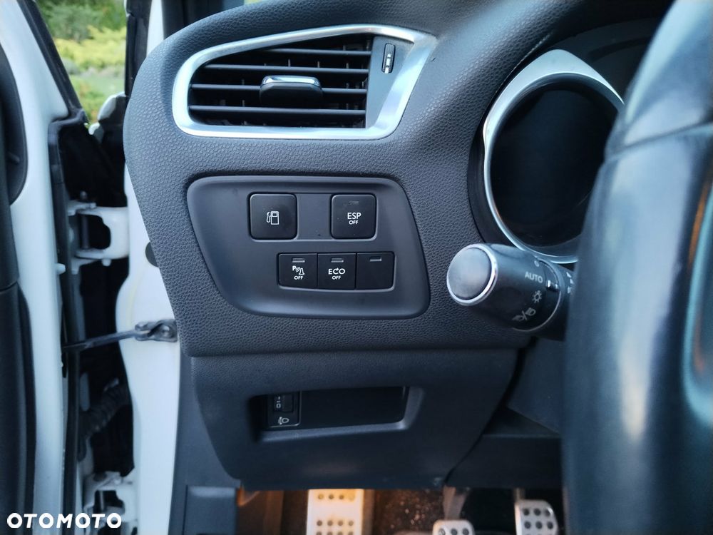 Citroën DS4 1.6 HDi SoChic - 16