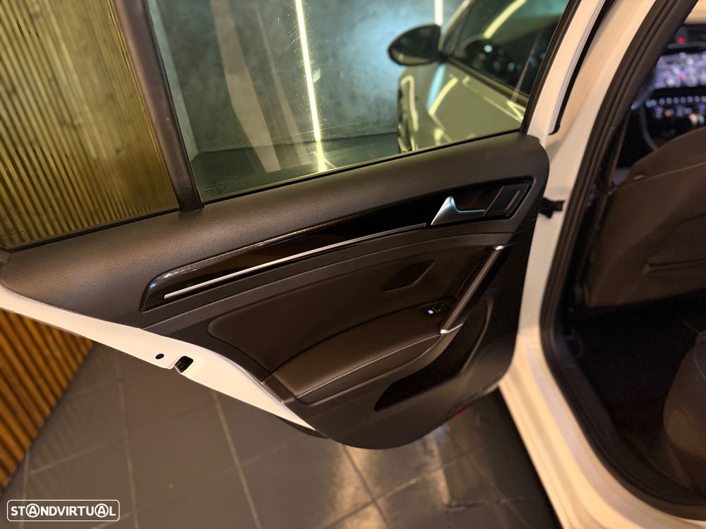 VW Golf R 4Motion (BlueMotion ) DSG - 22