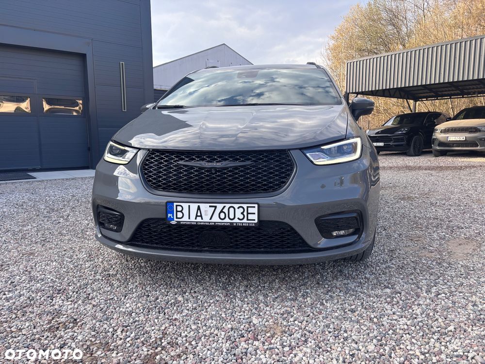 Chrysler Pacifica - 8