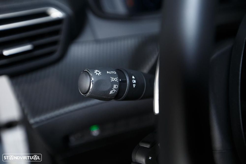 Peugeot 2008 1.2 PureTech Allure EAT8 - 15
