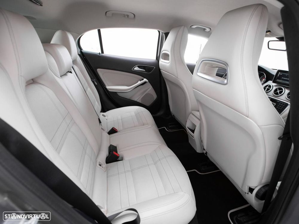 Mercedes-Benz GLA 200 - 10