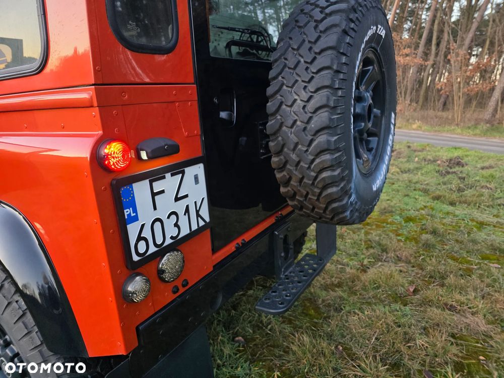 Land Rover Defender - 18
