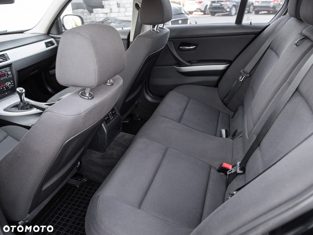 BMW Seria 3 - 22